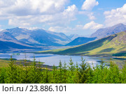 Озеро Loch Loyne в Шотландии. Стоковое фото, фотограф Natalia Sidorova / Фотобанк Лори