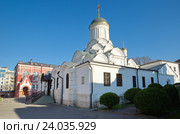 Собор Рождества пресвятой Богородицы в Богородице-Рождественском женском монастыре (1501-1505). Москва, ул. Рождественка, 20/8с14. (2016 год). Стоковое фото, фотограф Елена Коромыслова / Фотобанк Лори