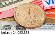 Animation photo of VISA and Mastercard credit card with american dollars (2016 год). Редакционное видео, видеограф FotograFF / Фотобанк Лори