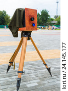 The old camera on street. Стоковое фото, фотограф Володина Ольга / Фотобанк Лори