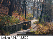 Парк со старыми фонарями в Кисловодске. Стоковое фото, фотограф Игорь Скляров / Фотобанк Лори