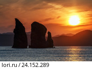 Скалы Три Брата на закате. Камчатка (2015 год). Стоковое фото, фотограф А. А. Пирагис / Фотобанк Лори