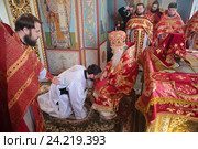 Литургия в Никольском храме села Бужаниново (2016 год). Редакционное фото, фотограф Дмитрий Неумоин / Фотобанк Лори