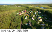Дачный поселок в лесу у реки, Карелия. Стоковое фото, фотограф Кекяляйнен Андрей / Фотобанк Лори