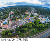Центр поселка с высоты птичьего полета. Праздник "День поселка" (2014 год). Стоковое фото, фотограф Илья Якунин / Фотобанк Лори