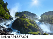 Summer sunshiny Latefossen waterfall, Norway. Стоковое фото, фотограф Юрий Брыкайло / Фотобанк Лори