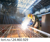 industrial arc welding work. Стоковое фото, фотограф Дмитрий Калиновский / Фотобанк Лори