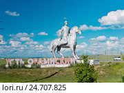 Россия, Иркутская область, Усть-Ордынский Бурятский округ. Степной пейзаж с всадником при въезде в Усть-Ордынский (2016 год). Редакционное фото, фотограф Александр Циликин / Фотобанк Лори