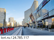 Зимний вид на улицу Новый Арбат в Москве (2016 год). Редакционное фото, фотограф Елена Коромыслова / Фотобанк Лори