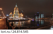 Москва гостиница Украина и река ночью (2017 год). Редакционное видео, видеограф Дмитрий Неумоин / Фотобанк Лори