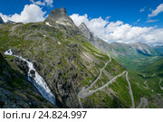 Горный каньон в Норвегии, Лестница троллей. Стоковое фото, фотограф Александр Никифоров / Фотобанк Лори