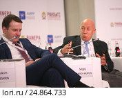 Гайдаровский форум – 2017 «Россия и мир: выбор приоритетов». Ректор Всероссийской академии внешней торговли Сергей Синельников-Мурылев. Редакционное фото, фотограф Александр С. Курбатов / Фотобанк Лори