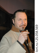 Юбилей подюсера, актера, кинокритика Марка Рудинштейна (Mark Rudinshtein). Режиссер театра и кино Юрий Грымов. (2006 год). Редакционное фото, фотограф Александр С. Курбатов / Фотобанк Лори
