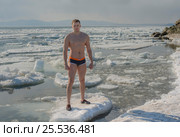 Bathing the winter, people walruses. Стоковое фото, фотограф Георгий Хрущев / Фотобанк Лори