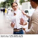 Boring male person accosting to young female. Стоковое фото, фотограф Яков Филимонов / Фотобанк Лори