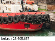 Old tires on bow ship. Стоковое фото, фотограф Андрей Зык / Фотобанк Лори