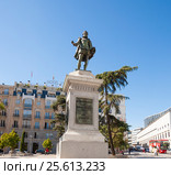 Estatua de Miguel de Cervantes.Мadrid. (2012 год). Редакционное фото, фотограф Владимир Чинин / Фотобанк Лори