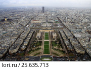 View southeast from the top level of the Eiffel Tower, down the Champ de Mars, with the Tour Montparnasse in rainy day, Paris, France (2011 год). Стоковое фото, фотограф Шилер Анастасия / Фотобанк Лори