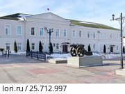 Город Малоярославец Калужской области, площадь Ленина, дом 1. Районное Собрание Депутатов Малоярославецкого района (2017 год). Редакционное фото, фотограф Илюхина Наталья / Фотобанк Лори