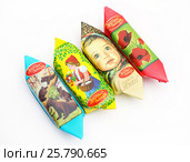 Шоколадные конфеты, продукция фабрики "Красный октябрь" (2016 год). Редакционное фото, фотограф Dmitry29 / Фотобанк Лори