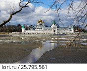 Свято-Троицкий Ипатьевский мужской монастырь, spring landscape (2016 год). Стоковое фото, фотограф ElenArt / Фотобанк Лори