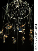 MOSCOW, RUSSIA - NOV 28, 2014: Performance of  French circus theater actors and musicians Express La Compagnie Transe on VDNH, musical part in sky. Редакционное фото, фотограф Losevsky Pavel / Фотобанк Лори