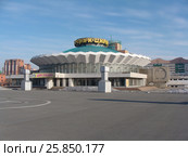 Цирк. Город Челябинск, ул.Кирова,25. (2010 год). Редакционное фото, фотограф Нина Карымова / Фотобанк Лори