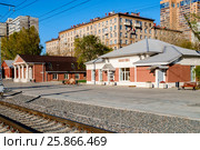 Москва, узловая железнодорожная станция Малого кольца Московской железной дороги "Серебряный Бор" после реконструкции (2016 год). Редакционное фото, фотограф glokaya_kuzdra / Фотобанк Лори