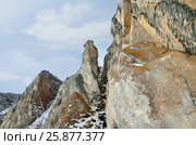Сибирь, Байкал. Скалы мыса Саган-Заба в облачную погоду. Стоковое фото, фотограф Овчинникова Ирина / Фотобанк Лори