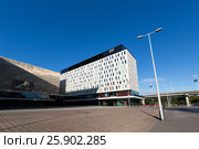 The building of the Jaz Amsterdam Hotel (2016 год). Редакционное фото, фотограф Донцов Евгений Викторович / Фотобанк Лори