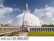 Ruwanweliseya, Maha Thupa or Great Stupa, Unesco World Heritage Site, Anuradhapura, Sri Lanka, Asia. Стоковое фото, агентство BE&W Photo / Фотобанк Лори