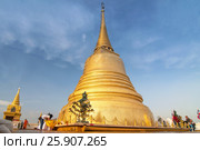 The dome of the Golden mount temple (Wat Saket) in Bangkok, Thailand. Стоковое фото, агентство BE&W Photo / Фотобанк Лори