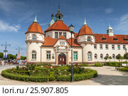 Historic Balneology Building and old Lighthouse in Sopot, Poland. Стоковое фото, агентство BE&W Photo / Фотобанк Лори