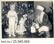 1962. Новый год в детском саду 2 ОТЗ. Петрозаводск. Редакционное фото, фотограф Сергей Костин / Фотобанк Лори