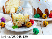 Plate with a piece of an Easter cake. Стоковое фото, фотограф Марина Сапрунова / Фотобанк Лори