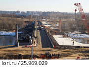 Ремонтные работы на автомобильном мосту через реку Днепр. Могилев, Белоруссия. Стоковое фото, фотограф Дмитрий Сакретарев / Фотобанк Лори