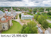 Город Торжок, Тверская область. Вид с колокольни на Новоторжский Борисоглебский мужской монастырь (2016 год). Стоковое фото, фотограф Елена Коромыслова / Фотобанк Лори