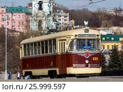 Парад трамваев в Москве. Трамвай РВЗ-6, эксплуатация: 1960-1966 гг. (2017 год). Редакционное фото, фотограф Андрей Дегтярёв / Фотобанк Лори