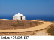 Path near Ermida da Memoria or Memory Chapel of Nossa Senhora do Cabo Church near cape Espichel, Portugal (2016 год). Стоковое фото, фотограф Сергей Пристяжнюк (Serg Zastavkin) / Фотобанк Лори