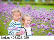 Portrait of two girls in flower garden. Стоковое фото, фотограф Дмитрий Травников / Фотобанк Лори