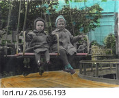 Дети на каруселях в парке. Моршанск, 1962 год. Редакционное фото, фотограф Retro / Фотобанк Лори
