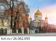 Москва. Дом Перцовой и храм. The house of Pertsova and the Cathedral (2017 год). Стоковое фото, фотограф Baturina Yuliya / Фотобанк Лори