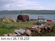 Передвижная мобильная баня на берегу озера,озеро Большое. Красноярский край (2015 год). Стоковое фото, фотограф Светлана Попова / Фотобанк Лори