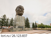 Памятник Ленину  в Улан-Удэ. Вид спереди. Россия, Республика Бурятия, Улан-Удэ (2016 год). Редакционное фото, фотограф Яковлев Сергей / Фотобанк Лори