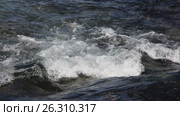 Поток воды в реке весной. Река Урсул, Алтай, Россия. Стоковое видео, видеограф Наталия Макарова / Фотобанк Лори