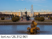 Россия. Петергоф. Верхний сад. Фонтан "Межеумный" (2017 год). Редакционное фото, фотограф Литвяк Игорь / Фотобанк Лори