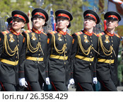 Воспитанники Тверского (Калининского) военного суворовского училища на генеральной репетиция парада на Красной площади в честь Дня Победы (2017 год). Редакционное фото, фотограф Free Wind / Фотобанк Лори