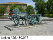 Тобольск. Памятник "Пара лошадей, запряжённая в экипаж" (2008 год). Редакционное фото, фотограф Дмитрий Щукин / Фотобанк Лори