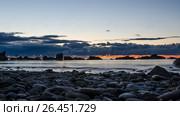 Sunset on the Baltic Sea, stony shore. Стоковое фото, фотограф Игорь Соколов / Фотобанк Лори