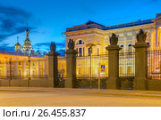 Mikhailovsky Palace in the White Nights. The main building of the State Russian Museum. St. Petersburg. Russia (2017 год). Редакционное фото, фотограф Ольга Визави / Фотобанк Лори